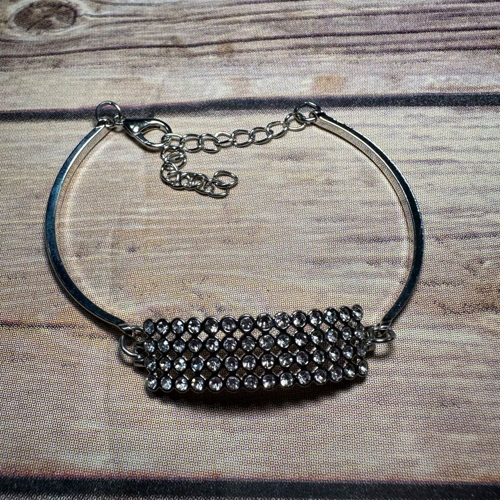 Silver & Rhinestone clasp bracelet - Picture 3 of 5